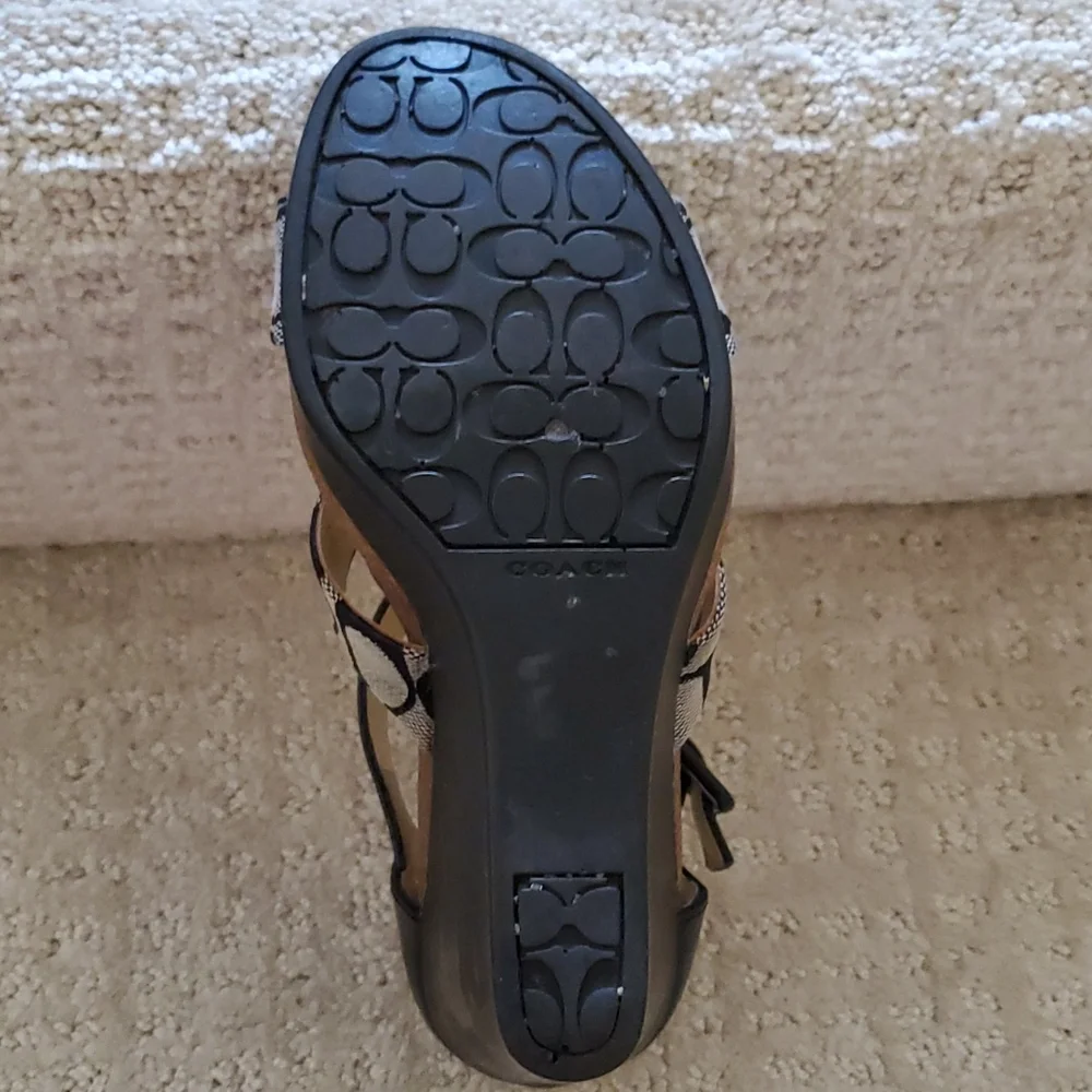 Shoes - Picture 6 of 7
